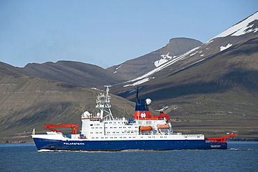 German research icebreaker Polarstern, operated by the Alfred Wegener Institute for Polar and Marine Research, Isfjorden, Spitsbergen, Svalbard, Norway, Europe