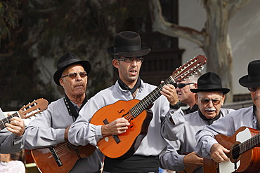 Traditional folk music during the Sunday market, Teguise, Lanzarote, Canary Islands, Spain, Europe