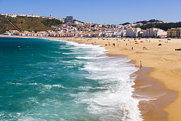 Sitio and Praia da Nazare beach, Nazare, Oeste, Leiria District, Portugal, Europe