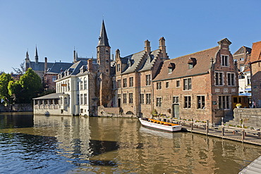 Historic Centre at Rozenhoedkaai, Quai of the Rosary, historic town centre of Bruges, UNESCO World Heritage Site, West Flanders, Flemish Region, Belgium, Europe