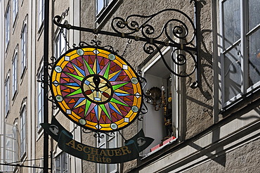 Hanging sign of the Aschauer company, hat shop, Salzburg, Salzburg province, Austria, Europe