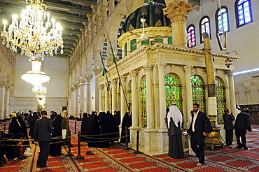 Holy shrine in the prayer room of the Umayyad-Mosque in Damascus, Syria, Middle East, Asia