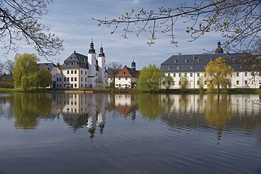 Schloss Blankenhain Castle, Agricultural Museum, reflection in the water, near Crimmitschau, Saxony, Germany, Europe