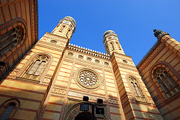 Dohany Street Synagogue or Great Synagogue, Nagy zsinagoga, the second largest synagogue in the world built in Moorish Revival Style, Budapest, Hungary, Europe