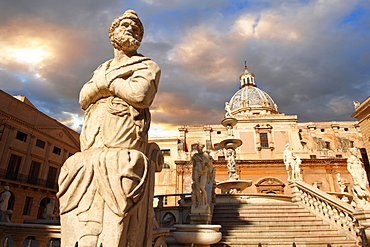 Fountain of Piazza Pretoria by Florentine Mannerist sculptor Francesco Camilliani, 1554 - 1555, Palermo, Sicily, Italy, Europe