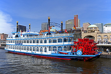 Paddle steamer, Landungsbruecken piers, Hamburg, Germany, Europe