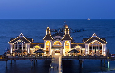 Sellin sea bridge, pier, at dusk, Ruegen Island, Mecklenburg-Western Pomerania, Germany, Europe