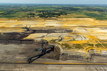 Bucket-wheel excavators, Garzweiler lignite mining, near JÃ¼chen, Erkelenz, North Rhine-Westphalia, Germany, Europe