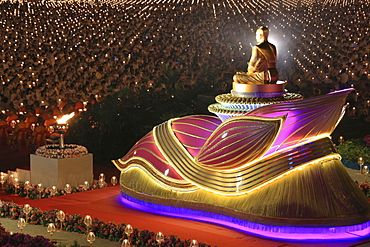 Wat Phra Dhammakaya temple, Golden statue of Phra Mongkol Thepmuni, Phramongkolthepmuni, Khlong Luang District, Pathum Thani, Bangkok, Thailand, Asia