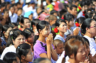 Praying believers in the Azarni Road, Bigboon Festival, day of meditation, pilgrims' procession, Dhammakaya Foundation, Dawei, Tanintharyi Region, Myanmar, Asia