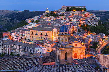 Evening, View of church tower of the church of Santa Maria dell Itria, Ragusa Ibla, Ragusa, UNESCO World Heritage Site, Val di Noto, Provinca di Ragusa, Sicily, Italy, Europe