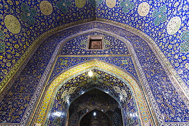 Inside Masjed-e Shah or Shah Mosque, Naqsh-e Jahan or Imam Square, Esfahan, Iran, Asia