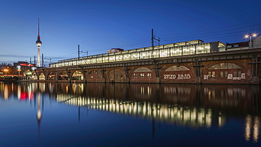 S-Bahn station Jannowitzbrücke on the Spree, twilight, Berlin Mitte, Berlin, Germany, Europe