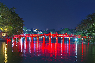 The Huc Bridge to Ngoc Son Temple, Hoan Kiem Lake, Hanoi, Vietnam, Asia