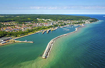 Harbour with piers, Sassnitz, Rügen Island, Baltic coast, Mecklenburg-Western Pomerania, Germany, Europe