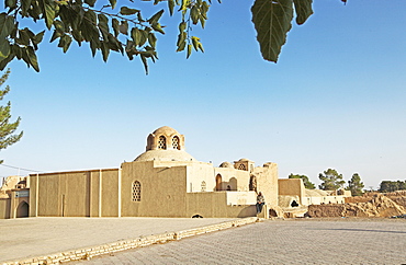 Adobe brick buildings on the central square, Na'in, Isfahan Province, Iran, Asia