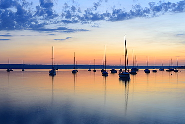 Sailboats at sunset, Lake Ammer, near Herrsching, Bavaria, Germany, Europe