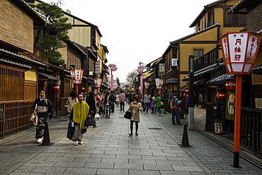 Pedestrian zone in the Geisha quarter of Gion, Kyoto, Japan, Asia