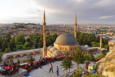 Tea garden above Dergah Mosque, Sanliurfa, Urfa, Sanliurfa, Southeastern Anatolia, Anatolia, Turkey, Asia