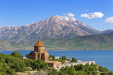 Armenian Church of the Holy Cross, Akdamar, Aghtamar, Akhtamar, Akdamar Adasi, Lake Van, mountain Cadir Dagi, Van Province, Eastern Anatolia Region, Anatolia, Turkey, Asia