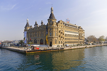 Haydarpasa Station on the Bosphorus, Kadikoy, Istanbul, Asian side, Turkey, Asia