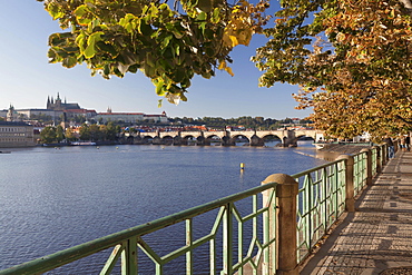 View over the Vltava River to Charles Bridge and Hradcany, Castle District, with St. Vitus Cathedral, Prague, Bohemia, Czech Republic, Europe