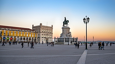 Horseman statue of King Jose I at sunset, Praca do Comercio, Baixa, Lisbon, Portugal, Europe