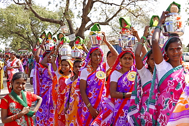 Indian women at a parade, Ron, Karnataka, South India, India, Asia