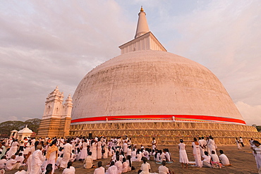 Kapruka Pooja, festival at the Ruvanvelisaya Dagoba, stupa, Anuradhapura, Sri Lanka, Asia