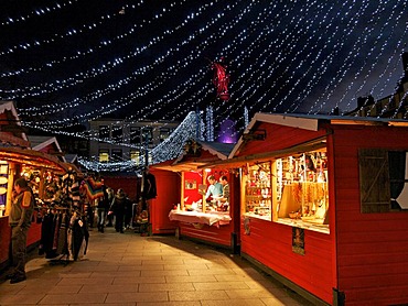 Christmas market in Clermont-Ferrand, Auvergne, France, Europe