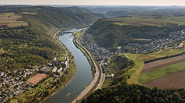 Aerial view, Moselle River, Kobern-Gondorf, Eifel mountain range, Rhineland-Palatinate, Germany, Europe