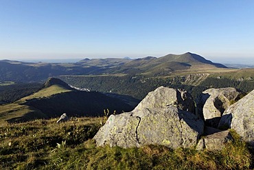 Monts Dore valley, Parc naturel regional des Volcans d'Auvergne, Auvergne Volcanoes Regional Nature Park, Puy de Dome, France, Europe