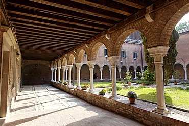 San Francesco della Vigna cloister, Castello district, Venice, UNESCO World Heritage, Venetia, Italy, Europe