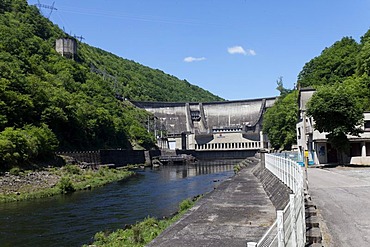 Hydroelectric dam of Chastang, Dordogne river, Correze, Limousin, France, Europe