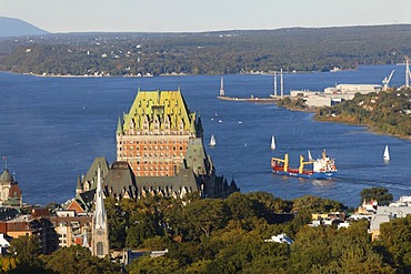 Chateau Frontenac and St Lawrence river, Quebec City, UNESCO World Heritage Site, Quebec, Canada