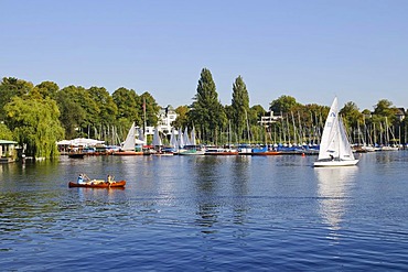 Boat hire and Bobby Reich Restaurant on lake Aussenalster, Outer Alster Lake, Harvestehude, Winterhude, Hamburg, Germany, Europe