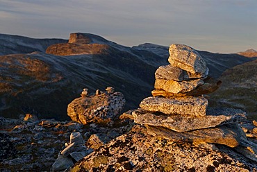 Typical cairns on the top of the mountain Dalsnibba in the evening light, MarÃ‚k, Marak, Geiranger, Moere og Romsdal, Norway, Europe