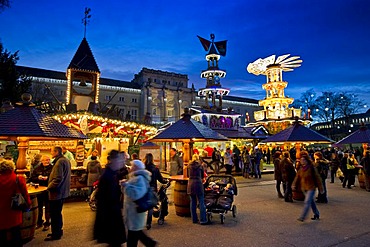 Christmas market, Karlsruhe, Baden-Wuerttemberg, Germany, Europe