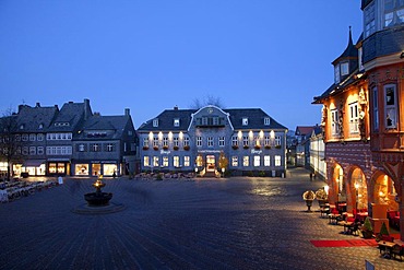 Marktplatz square, Kaiserworth and Kaiserringhaus building, twilight, Goslar, a UNESCO World Heritage site, Harz, Lower Saxony, Germany, Europe, PublicGround