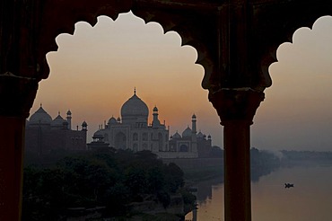 Taj Mahal, UNESCO World Heritage, and river Yamuna, at sunset, Agra, Uttar Pradesh, India, Asia