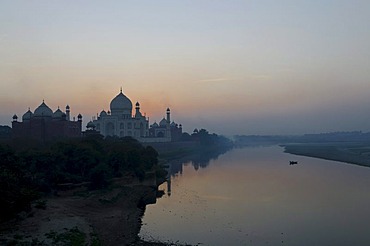 Taj Mahal, UNESCO World Heritage, and river Yamuna, at sunset, Agra, Uttar Pradesh, India, Asia