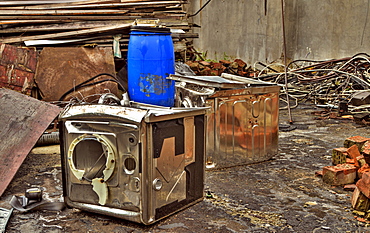 Electrical appliances, bodies, destruction, abandoned factory