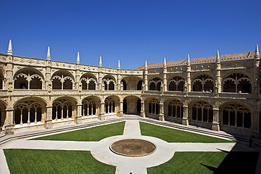 Two-storey cloister, Claustro, Mosteiro dos Jeronimos, Hieronymites Monastery, UNESCO World Heritage Site, late Gothic style, Manueline, Belem, Lisbon, Portugal, Europe