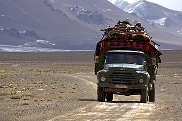 Truck carrying a dismantled yurt, Pamir, Tajikistan, Central Asia, Asia