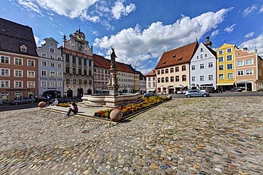 Hauptplatz square, Marienbrunnen fountain, town hall, Landsberg am Lech, Bavaria, Germany, Europe