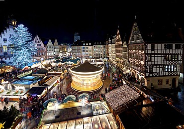 Christmas market on Roemer square, Frankfurt am Main, Hesse, Germany, Europe