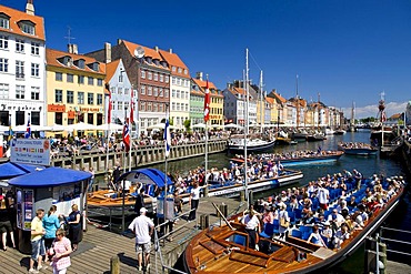 Tourboats in Nyhavn Canal, Copenhagen, Denmark, Europe