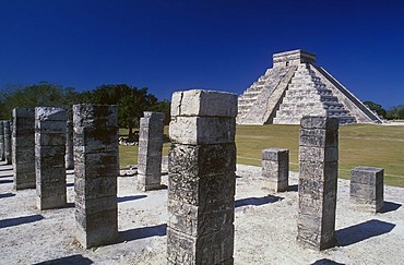 Pyramid of Kukulcan, Maya ruins of Chichen Itza, Yucatan, Mexico, North America