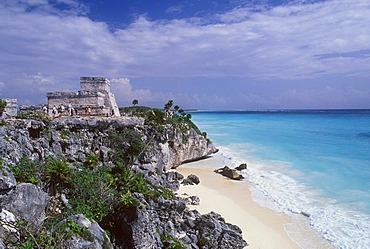 El Castillo Mayan Temple of Tulum on the Caribbean Coast, Riviera Maya, Quintana Roo, Yucatan Peninsula, Mexico, North America