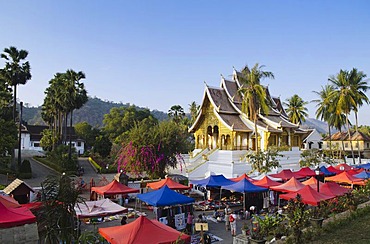 Night market at the Royal Palace, Luang Prabang, Laos, Indochina, Asia